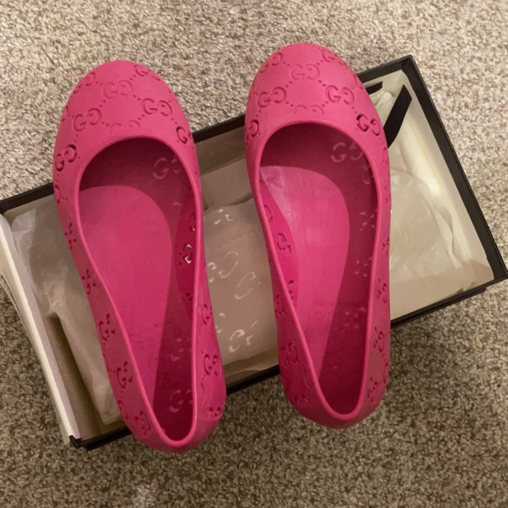Toddler girl size 11 1/2 Gucci jellies. - Picture 3 of 4